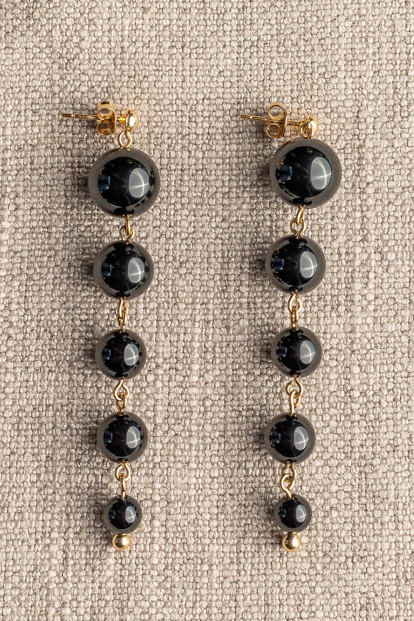 Brinco Claudinha Ônix