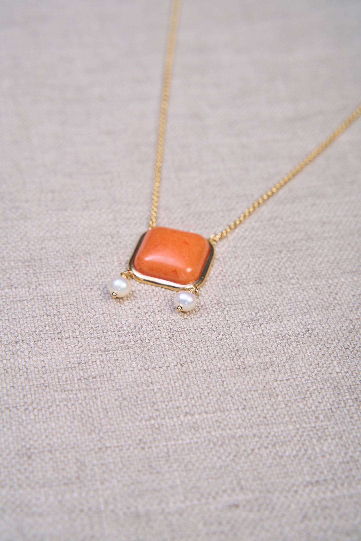 Colar Coral com Pérolas