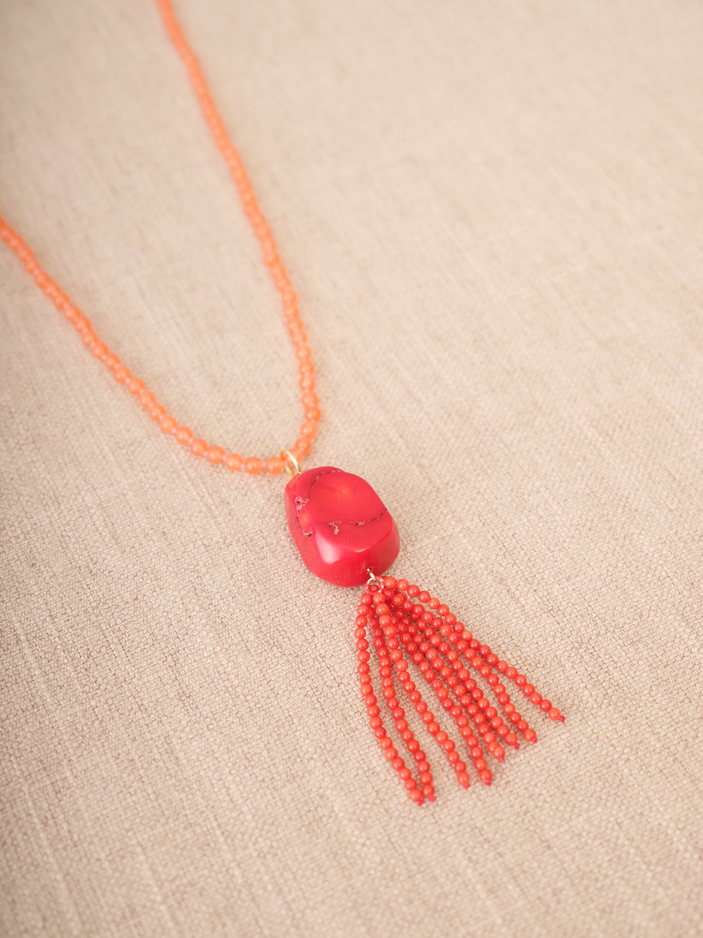 Colar Maria Gaudi Coral