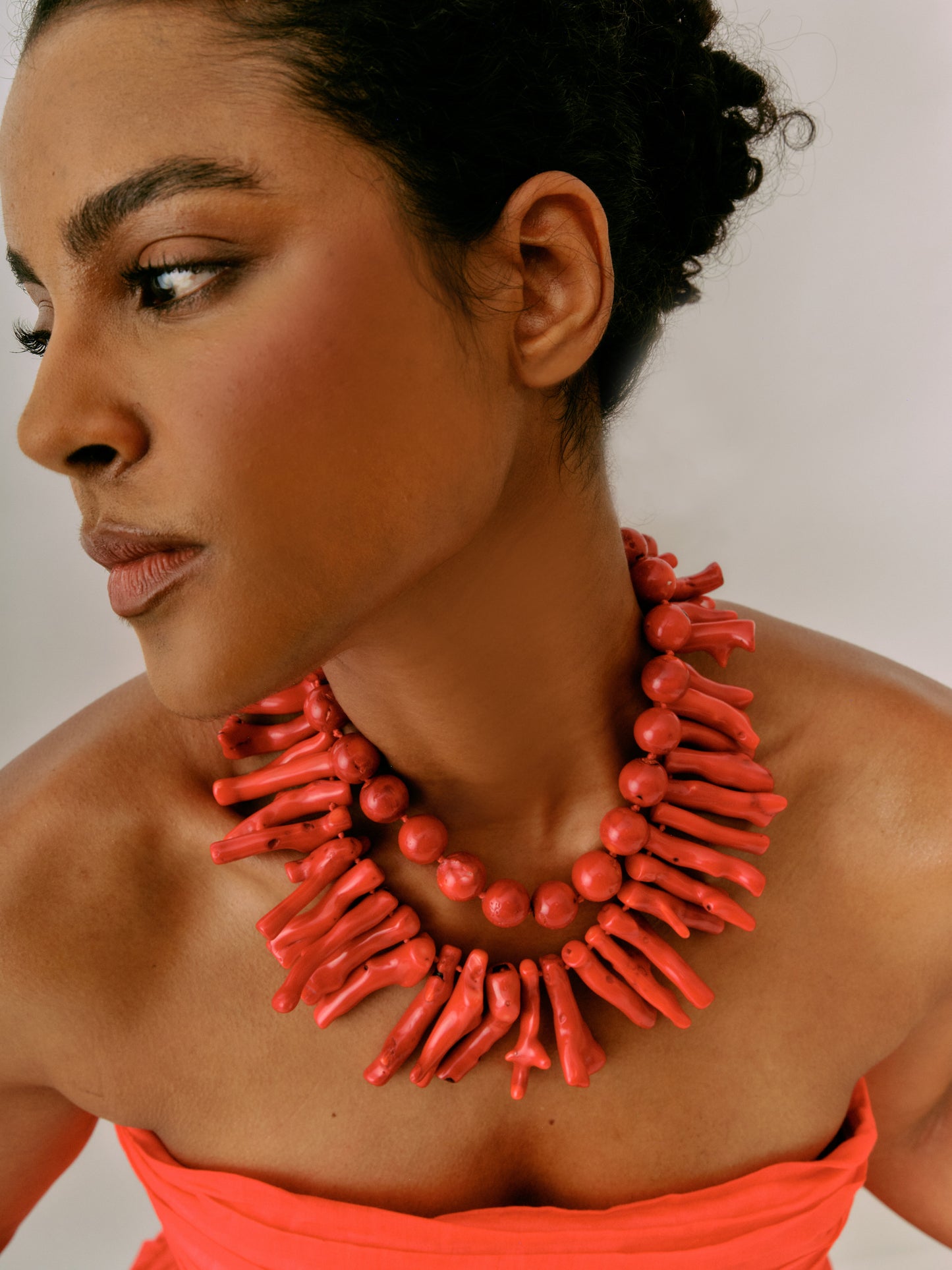 Colar Regina Galhos Coral