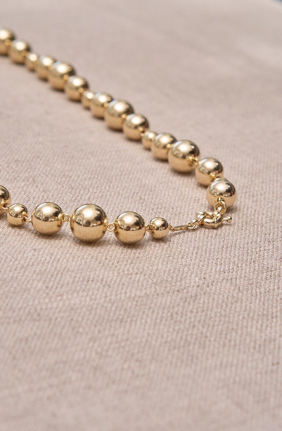Colar Esferas