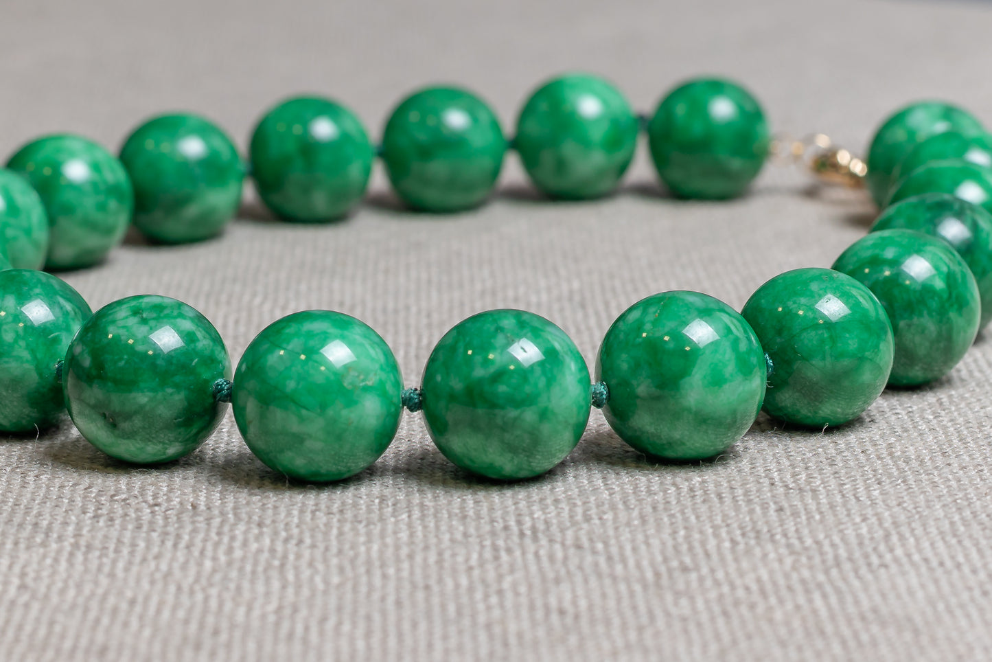 Colar Regina Jade Verde - Emerencianas