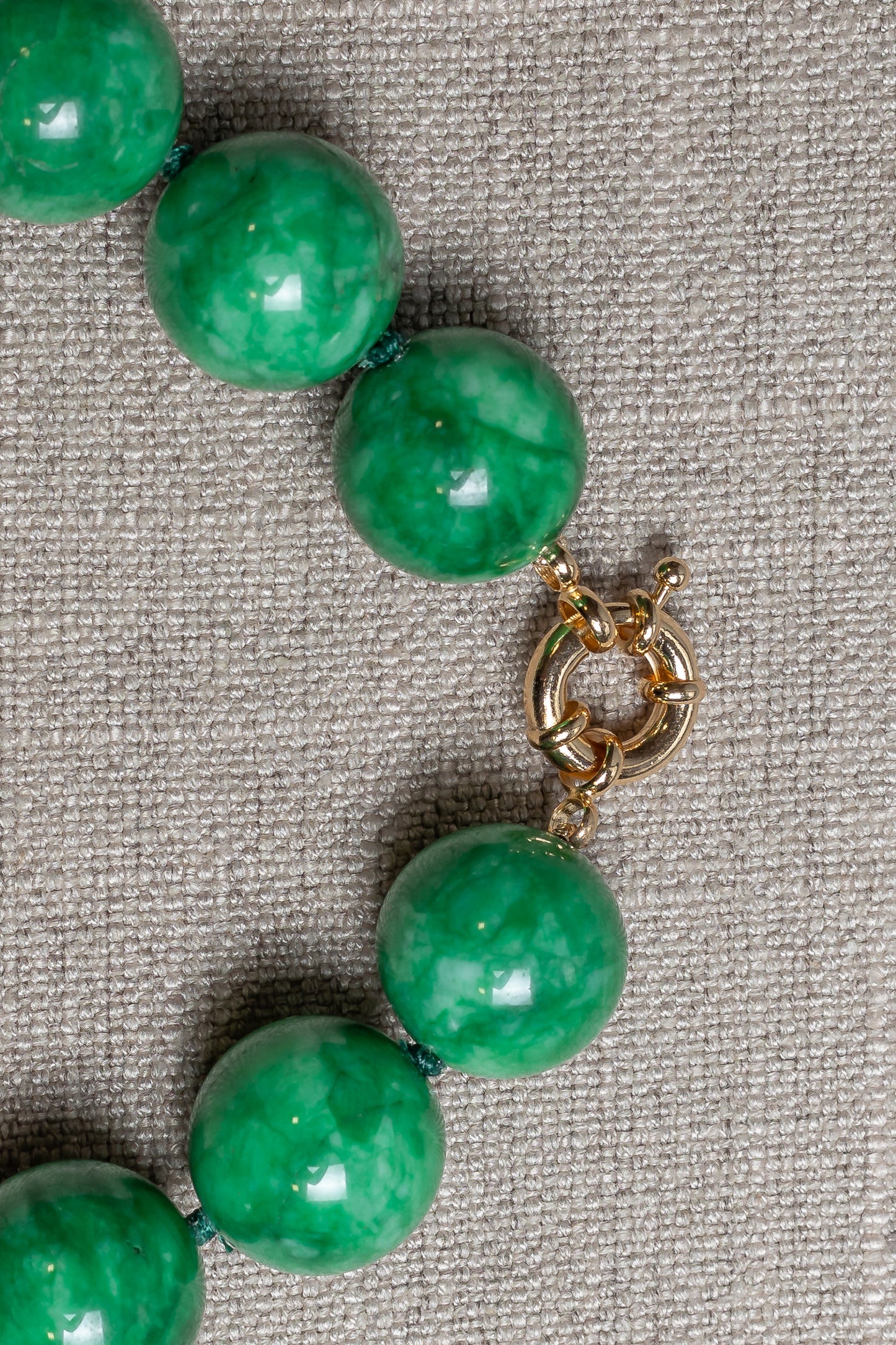 Colar Regina Jade Verde - Emerencianas
